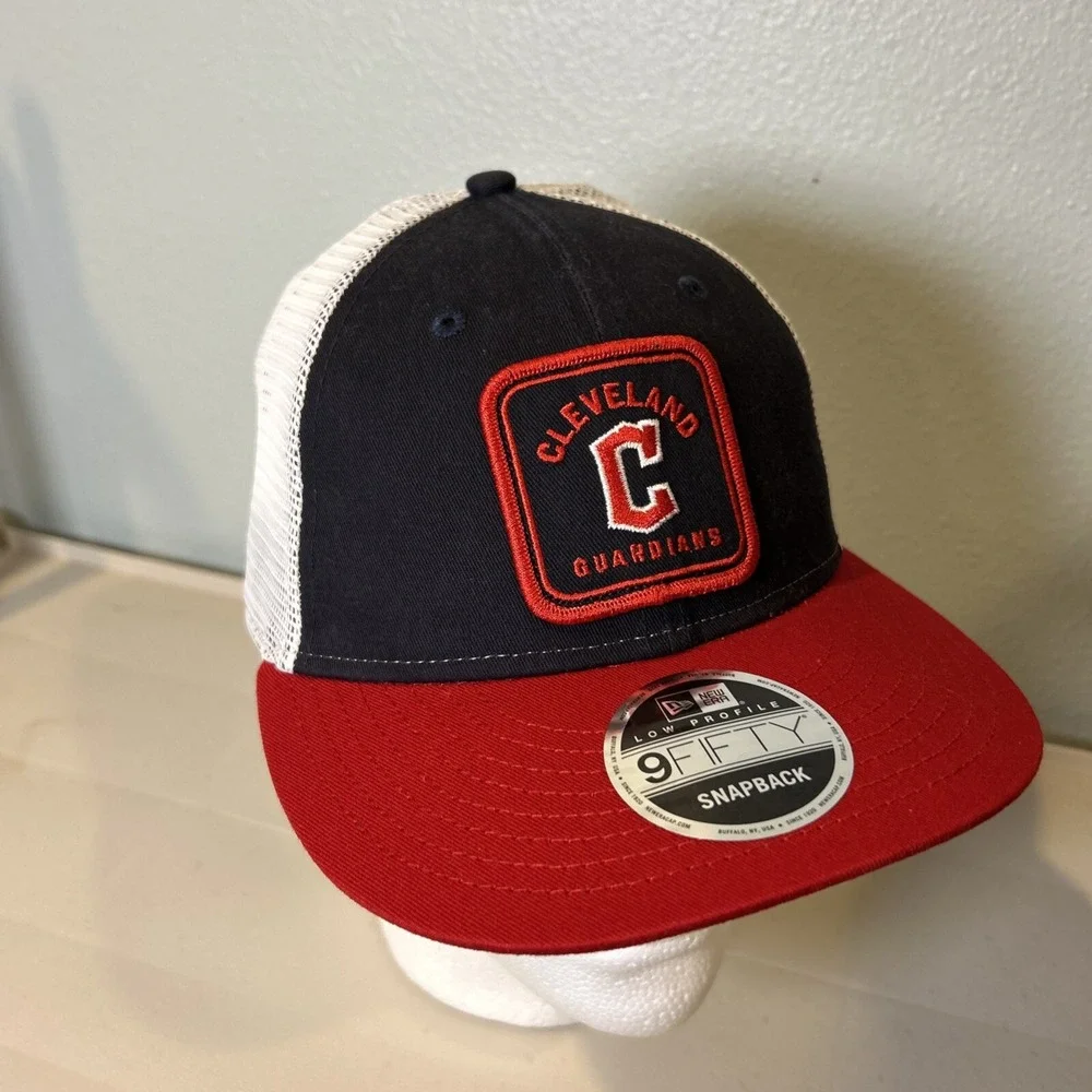 New Era Cleveland Guardians Snapback 9FIFTY Low Profile Mesh Trucker Hat Navy